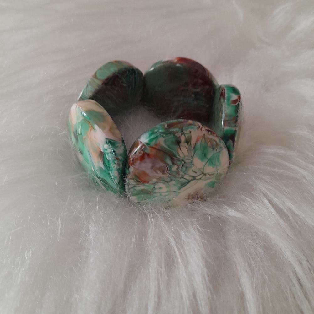 Woman fashion bracelet